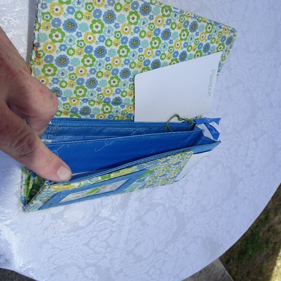 Vera Bradley English Meadow Travel Wallet New - Picture 5 of 8